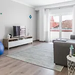 아파트 With Balcony - 2 Min Walk To The By Lisbeyond *