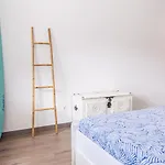 With Balcony - 2 Min Walk To The By Lisbeyond 아파트 *