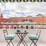 With Balcony - 2 Min Walk To The By Lisbeyond