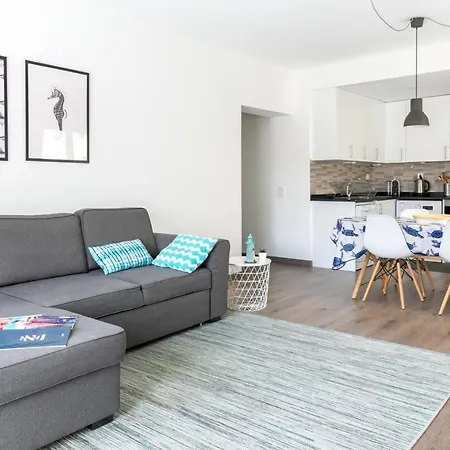 1 Bedroom With Balcony 2 Min Walk To The Beach! Apartment Costa da Caparica