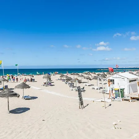 1 Bedroom With Balcony 2 Min Walk To The Beach! Costa da Caparica