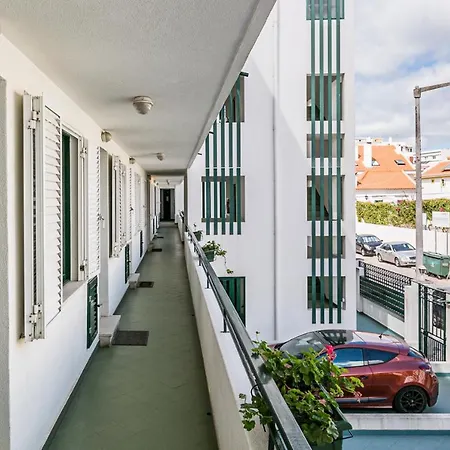 1 Bedroom With Balcony 2 Min Walk To The Beach! Apartment Costa da Caparica