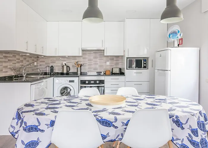 Apartament With Balcony - 2 Min Walk To The By Lisbeyond