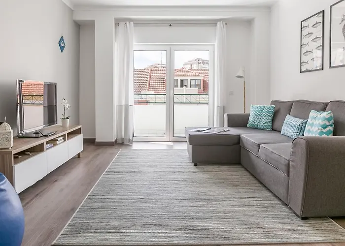 With Balcony - 2 Min Walk To The By Lisbeyond Costa de Caparica