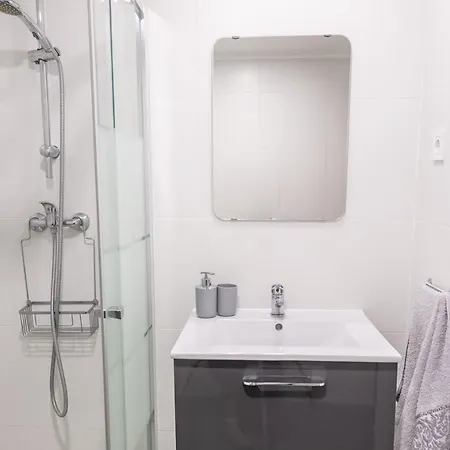 With Balcony - 2 Min Walk To The By Lisbeyond 公寓 卡帕里卡海岸