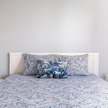 公寓 1 Bedroom With Balcony 2 Min Walk To The Beach!