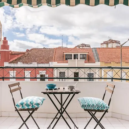 With Balcony - 2 Min Walk To The By Lisbeyond