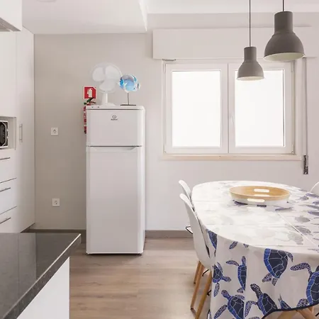 With Balcony - 2 Min Walk To The By Lisbeyond