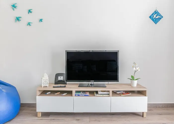 With Balcony - 2 Min Walk To The By Lisbeyond * Costa de Caparica