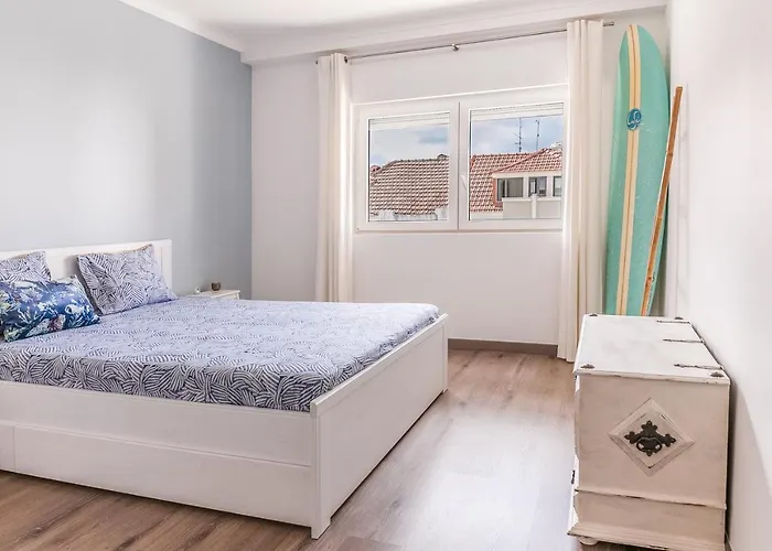 With Balcony - 2 Min Walk To The By Lisbeyond Lejlighed Costa de Caparica