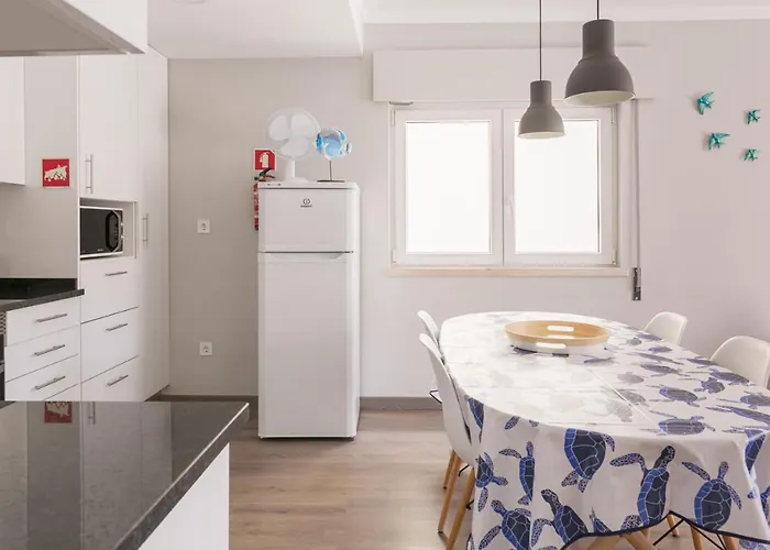 With Balcony - 2 Min Walk To The By Lisbeyond